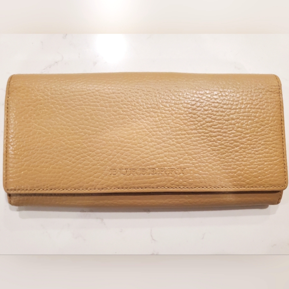 Creme Burberry Long Wallet